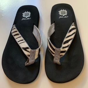 Yellow Box flip flops zebra stripe pony hair size 9